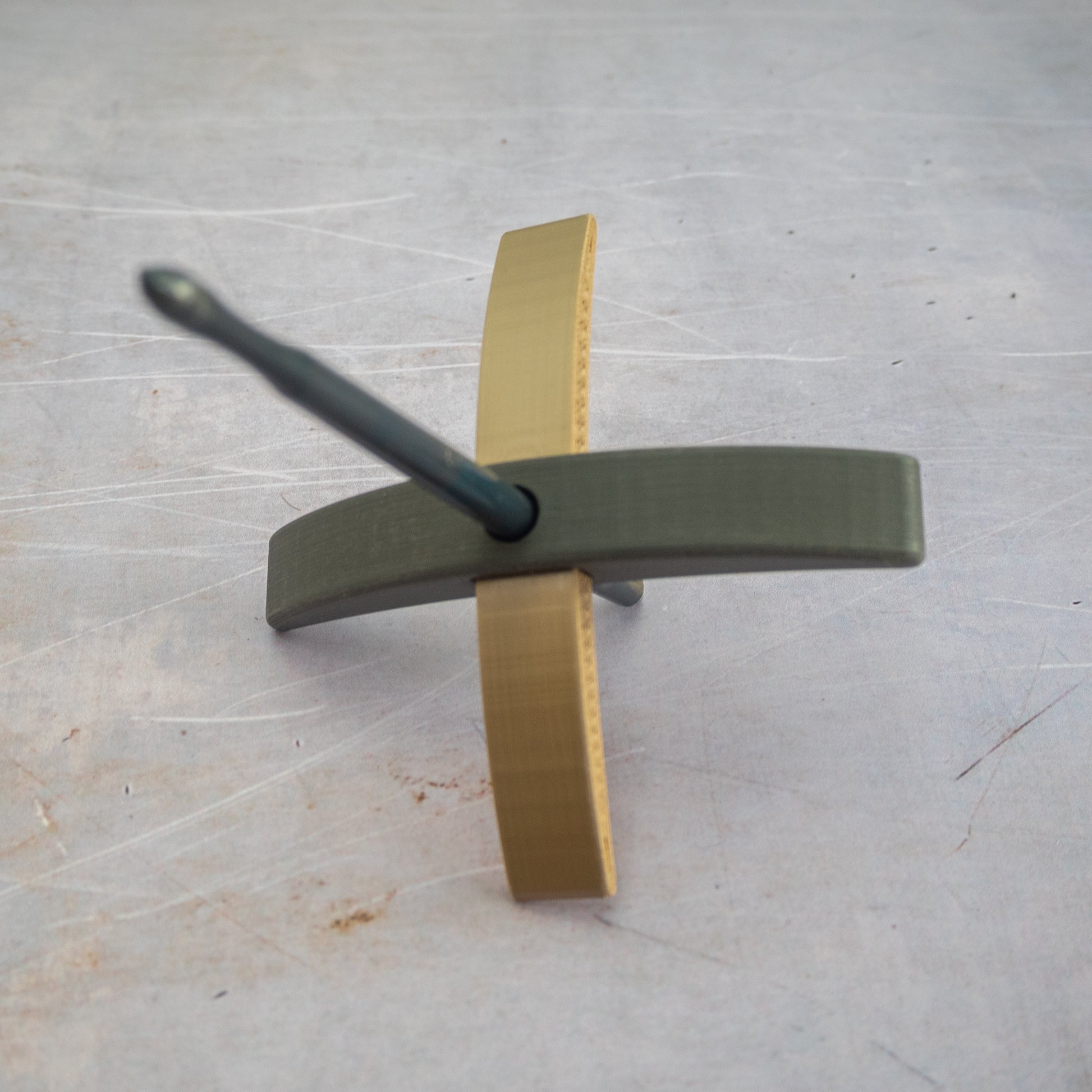 A midi-sized 3D printed Turkish spindle in slate and gold